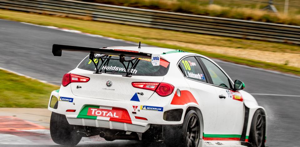 TOTAL RACES ON WITH TCR AUSTRALIA IN 2021